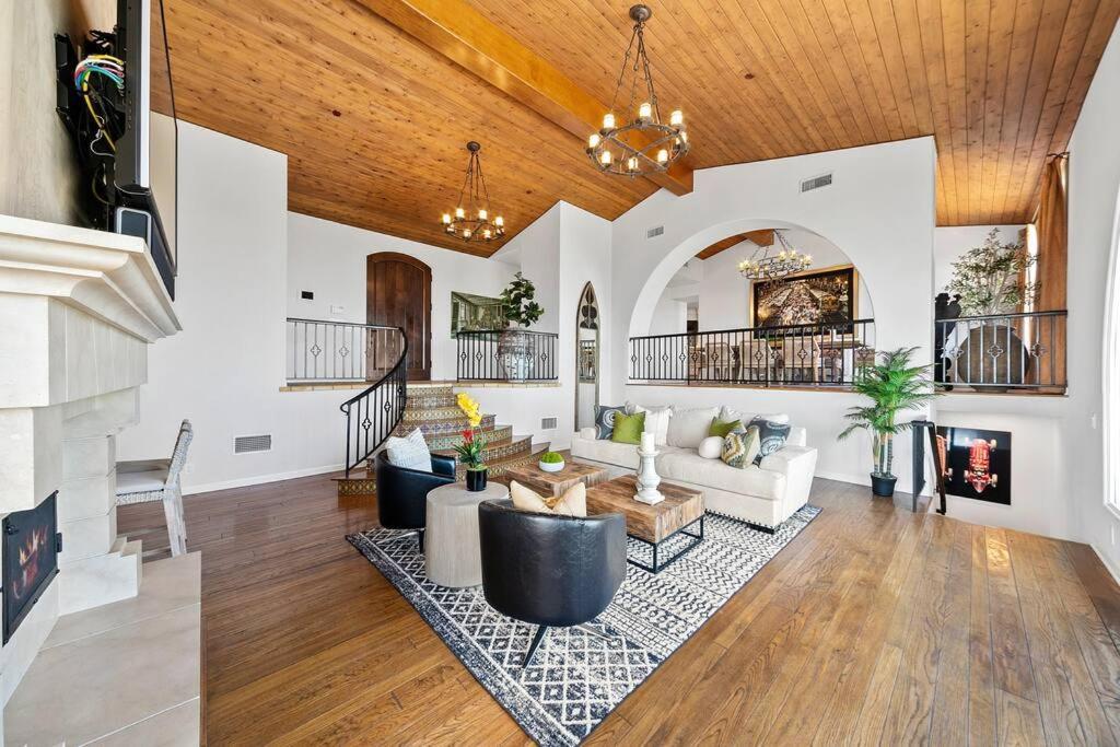Villa Hollywood Hills Luxury Spanish Estate With Pool & Views *