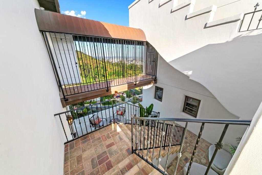 Villa Hollywood Hills Luxury Spanish Estate With Pool & Views Los Ángeles