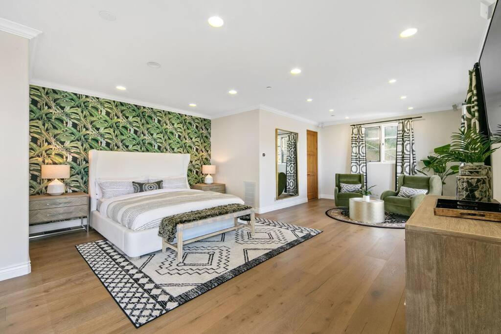 Hollywood Hills Luxury Spanish Estate With Pool & Views Los Ángeles