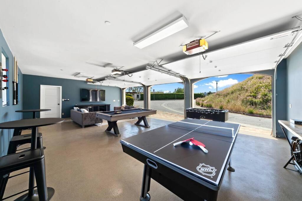 Hollywood Hills Luxury Spanish Estate With Pool & Views * Los Ángeles