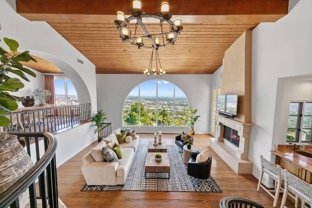 Hollywood Hills Luxury Spanish Estate With Pool & Views * Los Ángeles