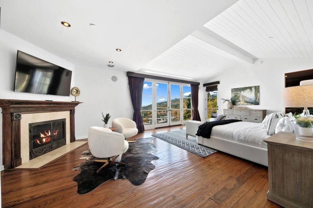 Hollywood Hills Luxury Spanish Estate With Pool & Views * Los Ángeles